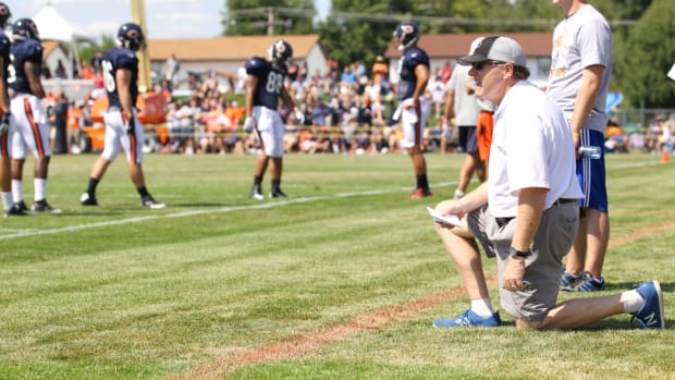 mmqb-pk-kneeling.jpg